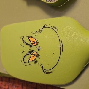 DR. SEUSS BRAND 3 PIECE THE GRINCH KITCHEN BAKING SET